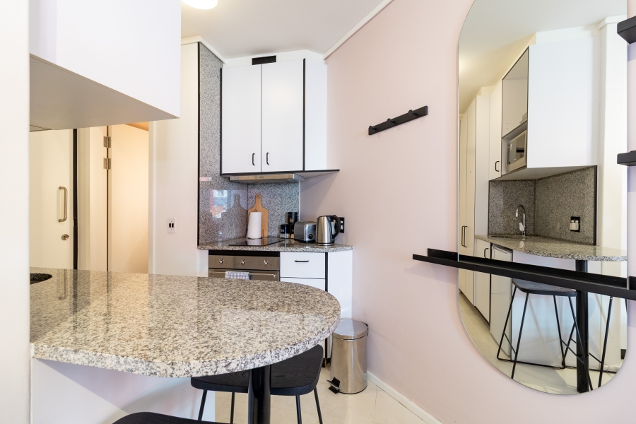 1 Bedroom Property for Sale in Sea Point Western Cape